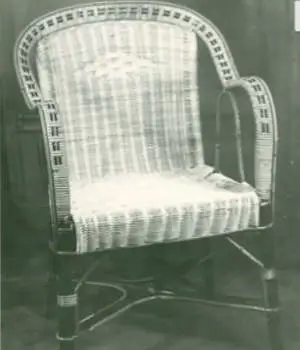 le fauteuil grand-père dans une de ses premières apparition photo